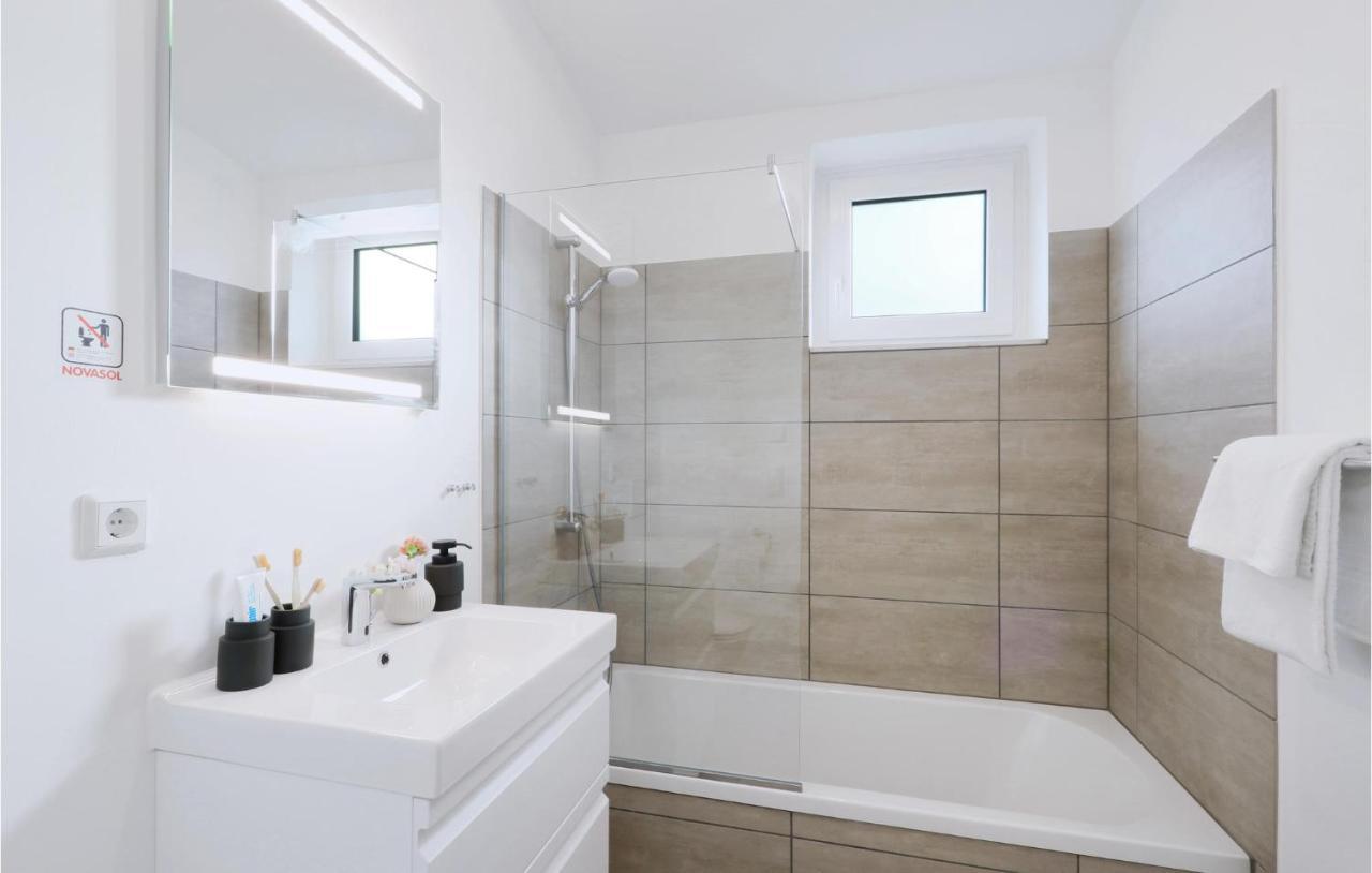 Cozy Home In Lembruch-Duemmer See With Wifi מראה חיצוני תמונה